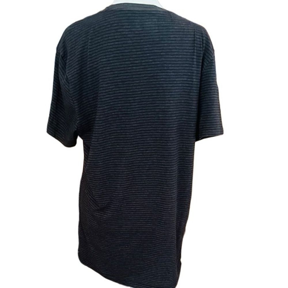 Columbia gray/black stripe crew neck tee, cotton, polyester, spandex blend sz M - Picture 3 of 6